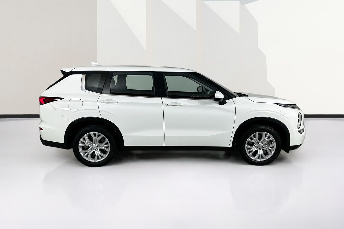 2024 Mitsubishi OUTLANDER ES 7 SEAT (2WD) ZM MY24