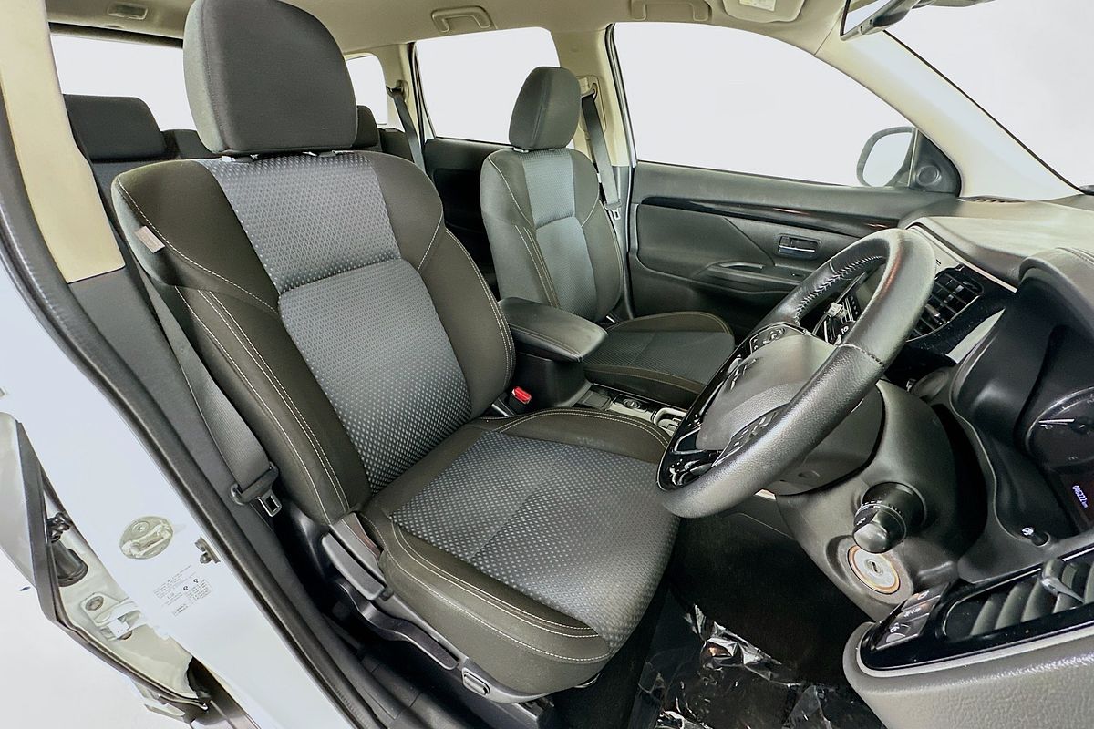2020 Mitsubishi OUTLANDER ES 7 SEAT (AWD) ZL MY20