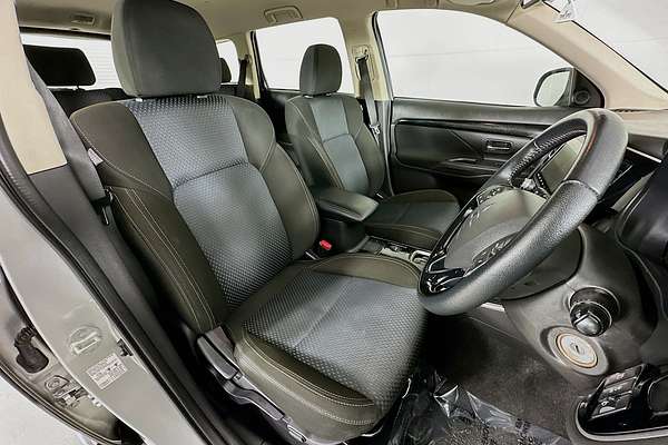 2021 Mitsubishi OUTLANDER ES ZL