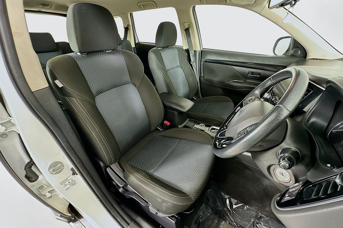 2021 Mitsubishi OUTLANDER ES 7 SEAT (AWD) ZL MY21