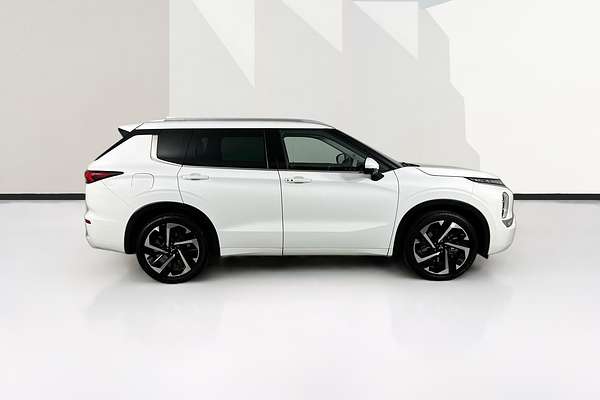 2022 Mitsubishi OUTLANDER Exceed ZM