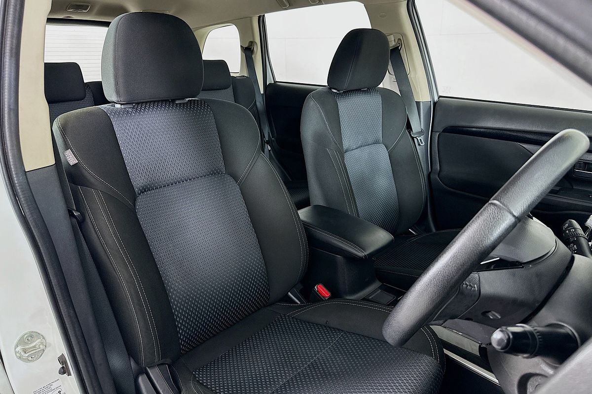 2021 Mitsubishi OUTLANDER ES ZL