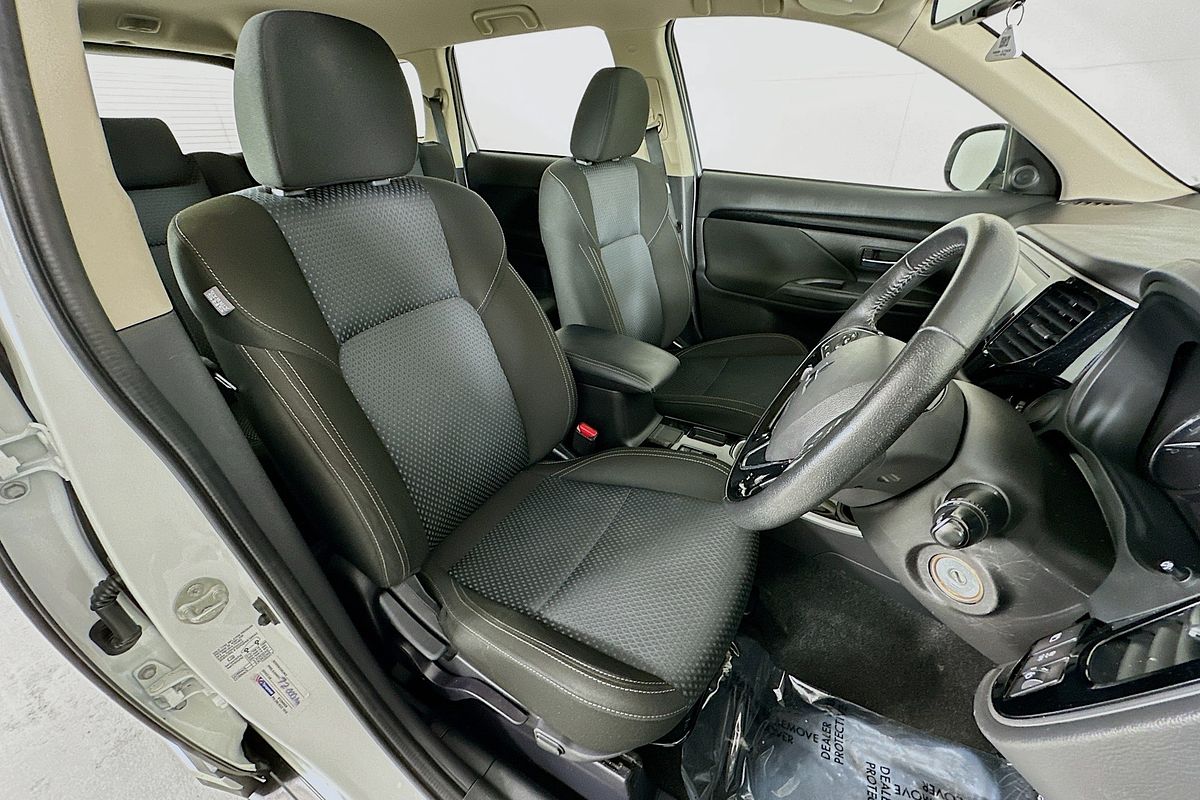 2021 Mitsubishi OUTLANDER ES ZL
