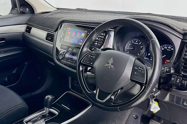 2017 Mitsubishi OUTLANDER LS SAFETY PACK (4x4) 7 SEATS ZK MY17