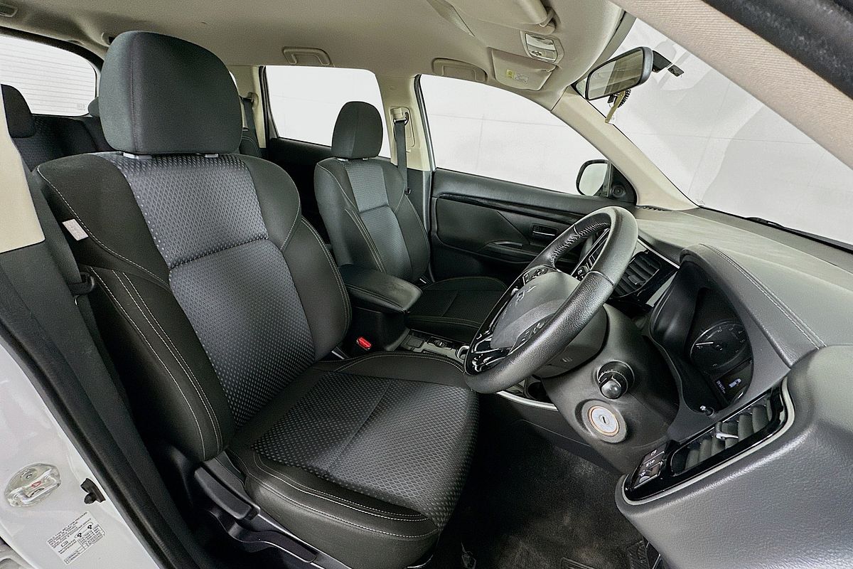 2018 Mitsubishi OUTLANDER ES 7 SEAT (AWD) ZL MY19
