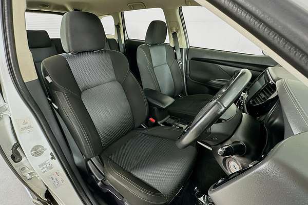 2021 Mitsubishi OUTLANDER ES 7 SEAT (2WD) ZL MY21