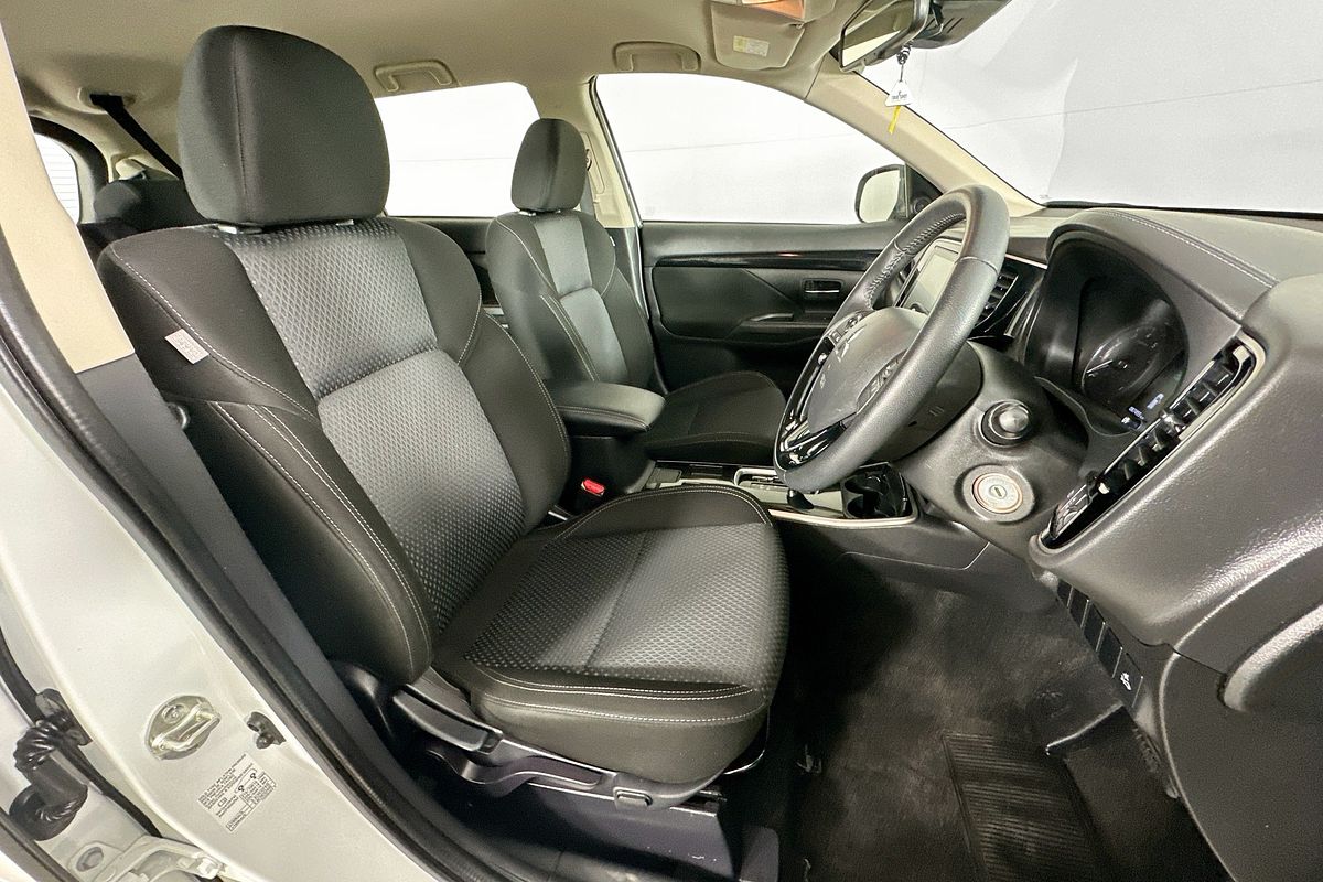 2020 Mitsubishi OUTLANDER ES 7 SEAT (2WD) ZL MY20