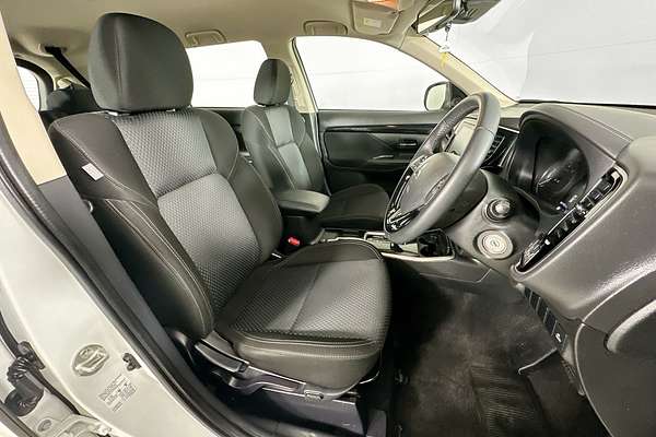2020 Mitsubishi OUTLANDER ES 7 SEAT (2WD) ZL MY20