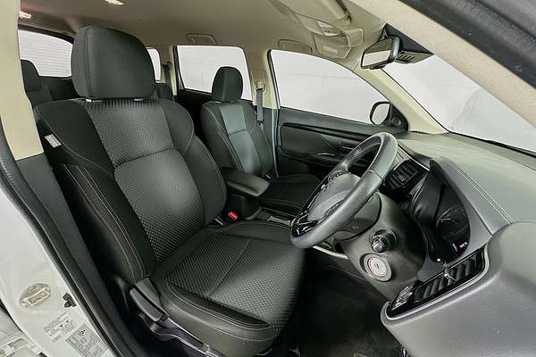 2020 Mitsubishi OUTLANDER ES 7 SEAT (2WD) ZL MY21