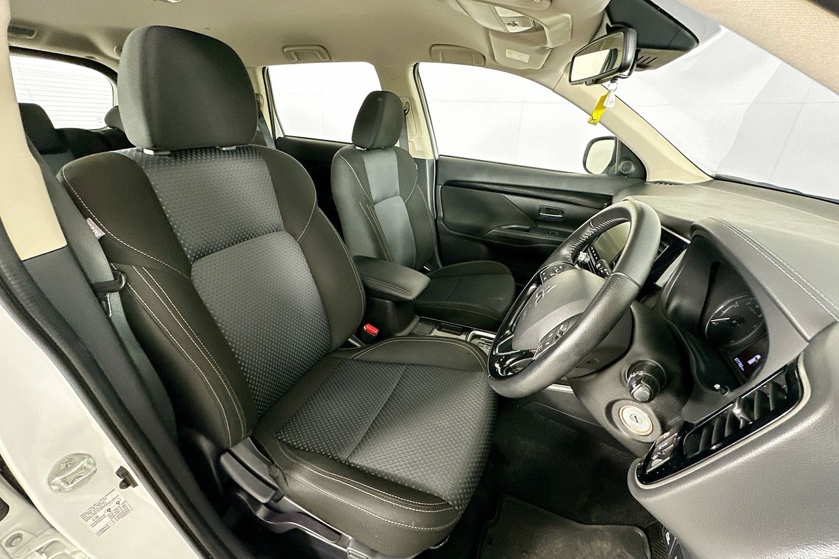 2021 Mitsubishi OUTLANDER ES 7 SEAT (2WD) ZL MY21