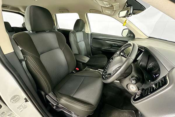 2021 Mitsubishi OUTLANDER ES 7 SEAT (2WD) ZL MY21