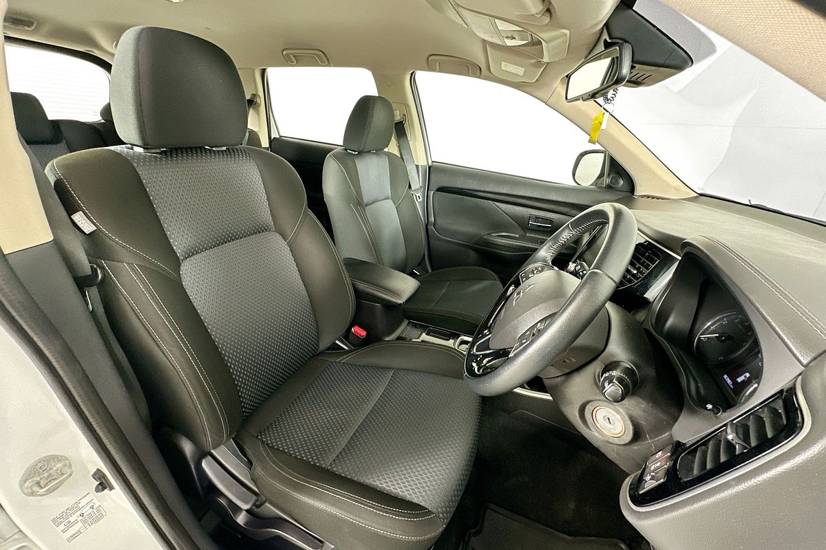 2021 Mitsubishi OUTLANDER ES 7 SEAT (2WD) ZL MY21
