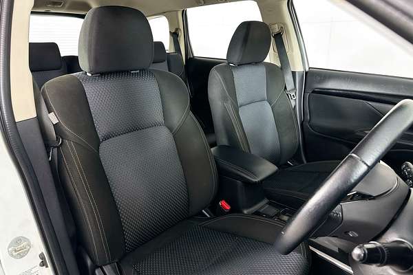 2021 Mitsubishi OUTLANDER ES 7 SEAT (2WD) ZL MY21