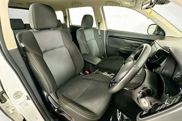 2021 Mitsubishi OUTLANDER ES 7 SEAT (AWD) ZL MY21