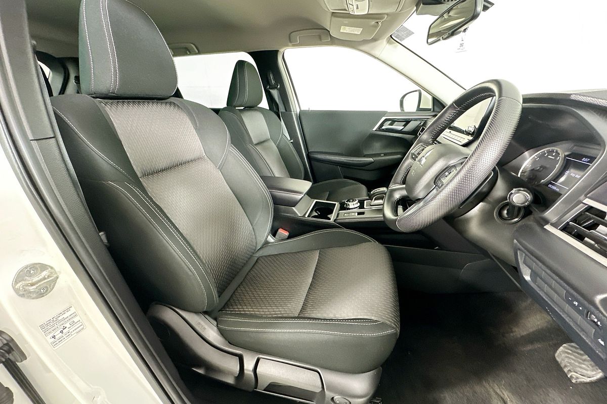 2023 Mitsubishi OUTLANDER LS 7 SEAT (2WD) ZM MY23