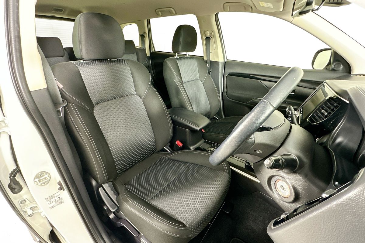 2021 Mitsubishi OUTLANDER ES 7 SEAT (2WD) ZL MY21