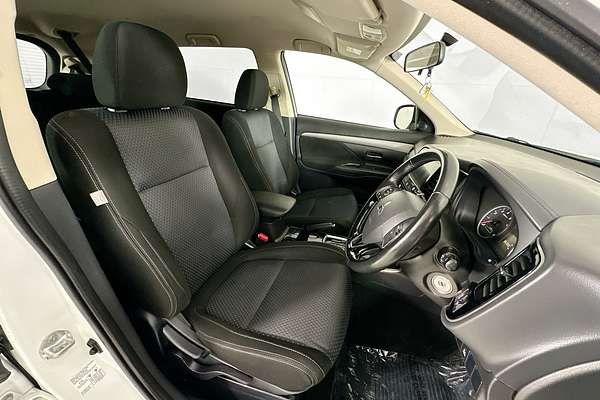 2017 Mitsubishi OUTLANDER LS (4x2) ZK MY17