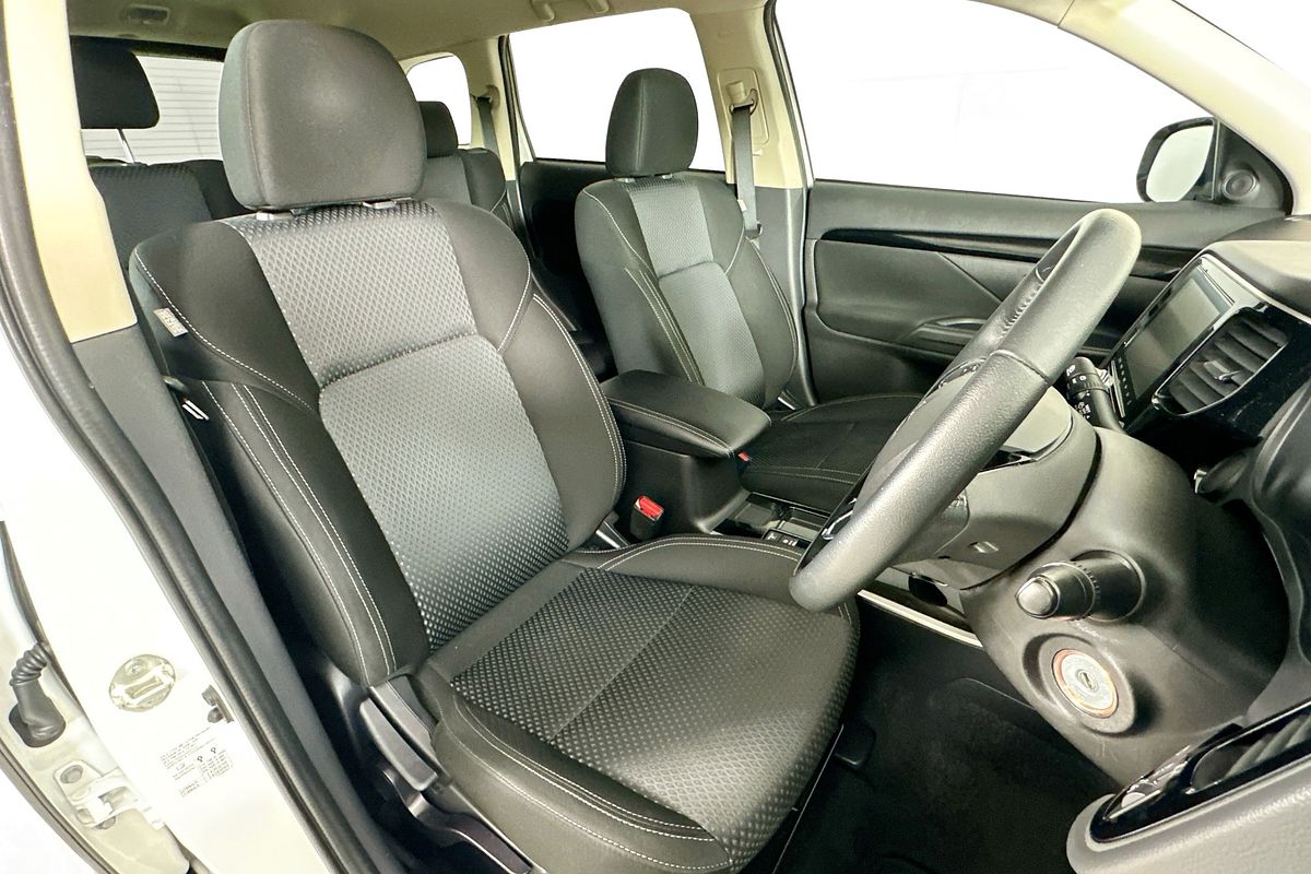 2021 Mitsubishi OUTLANDER ES 7 SEAT (2WD) ZL MY21