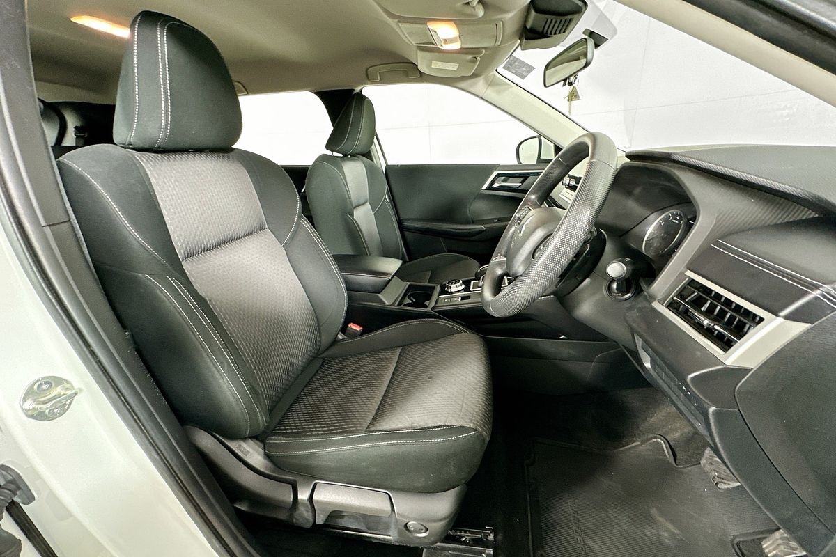 2022 Mitsubishi OUTLANDER ES 7 SEAT (2WD) ZM MY22