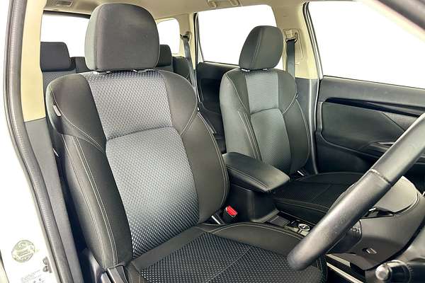 2021 Mitsubishi OUTLANDER ES 7 SEAT (AWD) ZL MY21