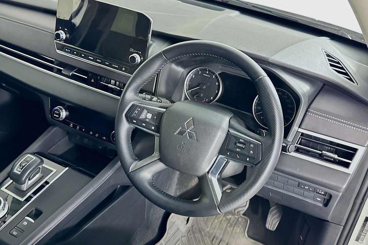 2024 Mitsubishi OUTLANDER LS 7 SEAT (2WD) ZM MY24