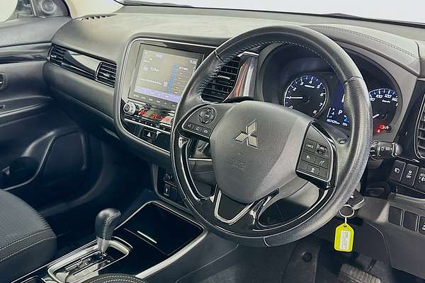 2021 Mitsubishi OUTLANDER ES 7 SEAT (2WD) ZL MY21