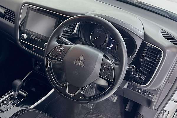 2020 Mitsubishi OUTLANDER ES 7 SEAT (2WD) ZL MY21