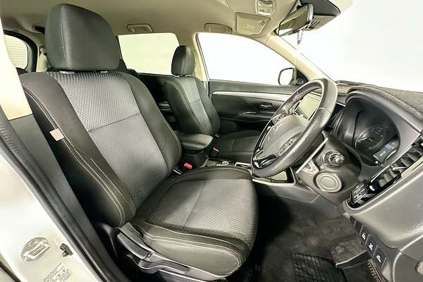 2018 Mitsubishi OUTLANDER LS 7 SEAT (AWD) ZL MY18.5