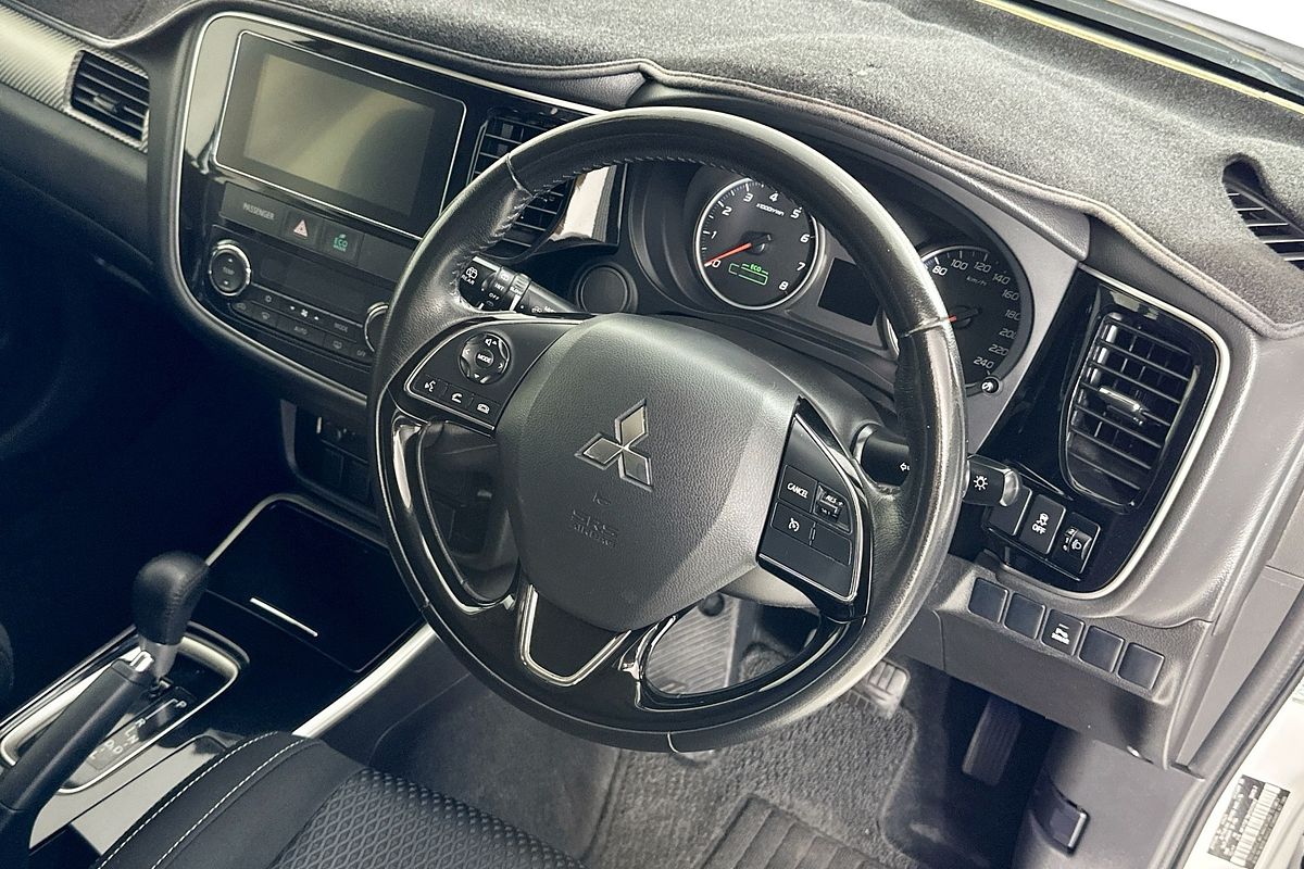 2017 Mitsubishi OUTLANDER LS (4x2) ZK MY17
