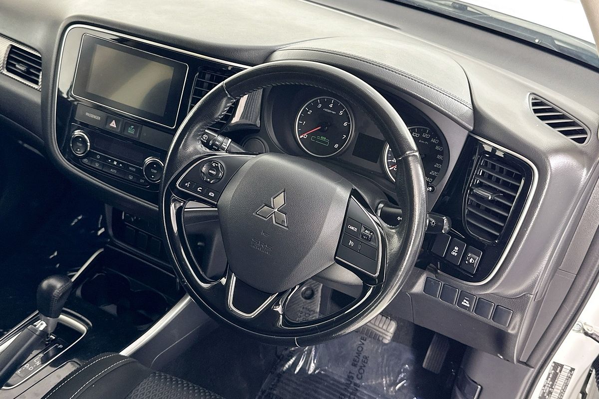 2017 Mitsubishi OUTLANDER LS (4x2) ZK MY17