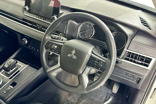 2023 Mitsubishi OUTLANDER ES 7 SEAT (2WD) ZM MY23