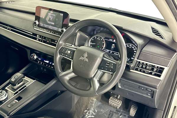 2024 Mitsubishi OUTLANDER ES 7 SEAT (2WD) ZM MY24