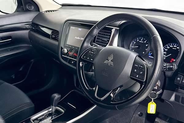 2021 Mitsubishi OUTLANDER ES 7 SEAT (2WD) ZL MY21