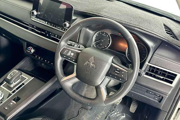 2024 Mitsubishi OUTLANDER ES 7 SEAT (2WD) ZM MY24