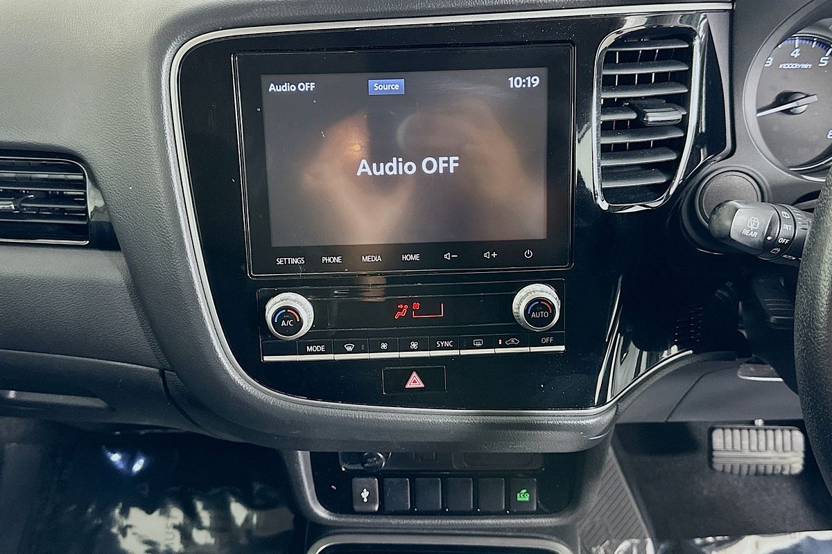 2021 Mitsubishi OUTLANDER ES ZL