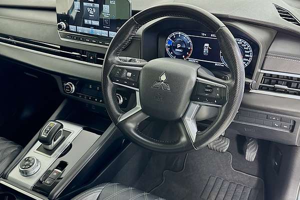 2022 Mitsubishi OUTLANDER Exceed ZM