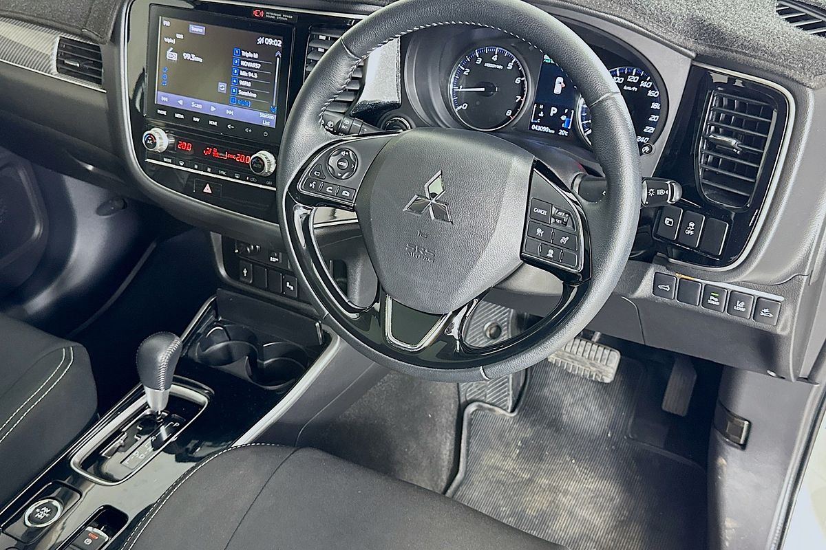 2020 Mitsubishi OUTLANDER Exceed ZL