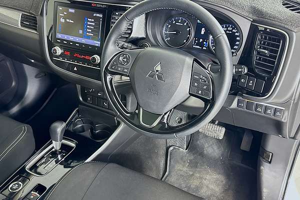 2020 Mitsubishi OUTLANDER Exceed ZL