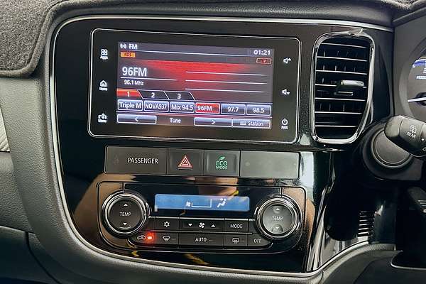 2016 Mitsubishi OUTLANDER LS SAFETY PACK (4x4) 7 SEATS ZK MY17