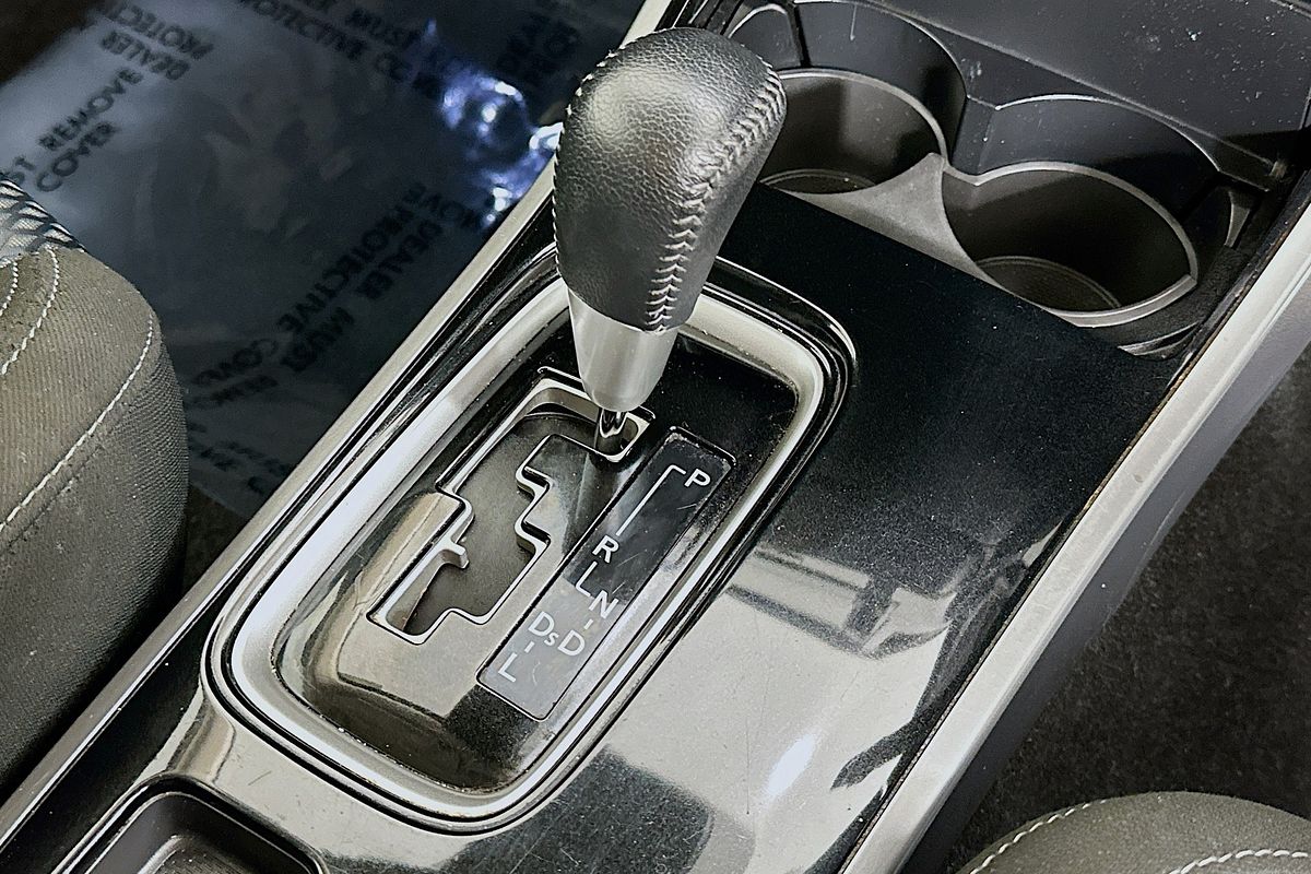 2021 Mitsubishi OUTLANDER ES ZL