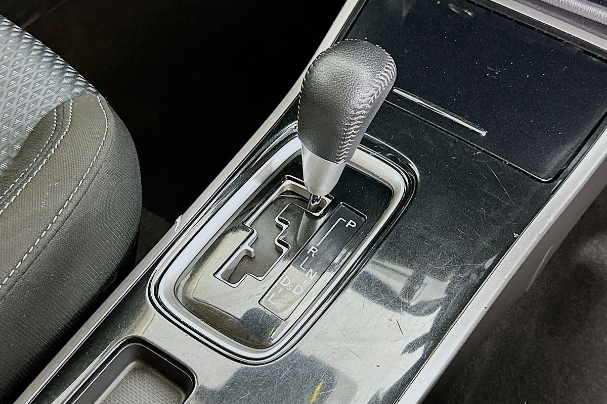 2020 Mitsubishi OUTLANDER ES 7 SEAT (2WD) ZL MY20