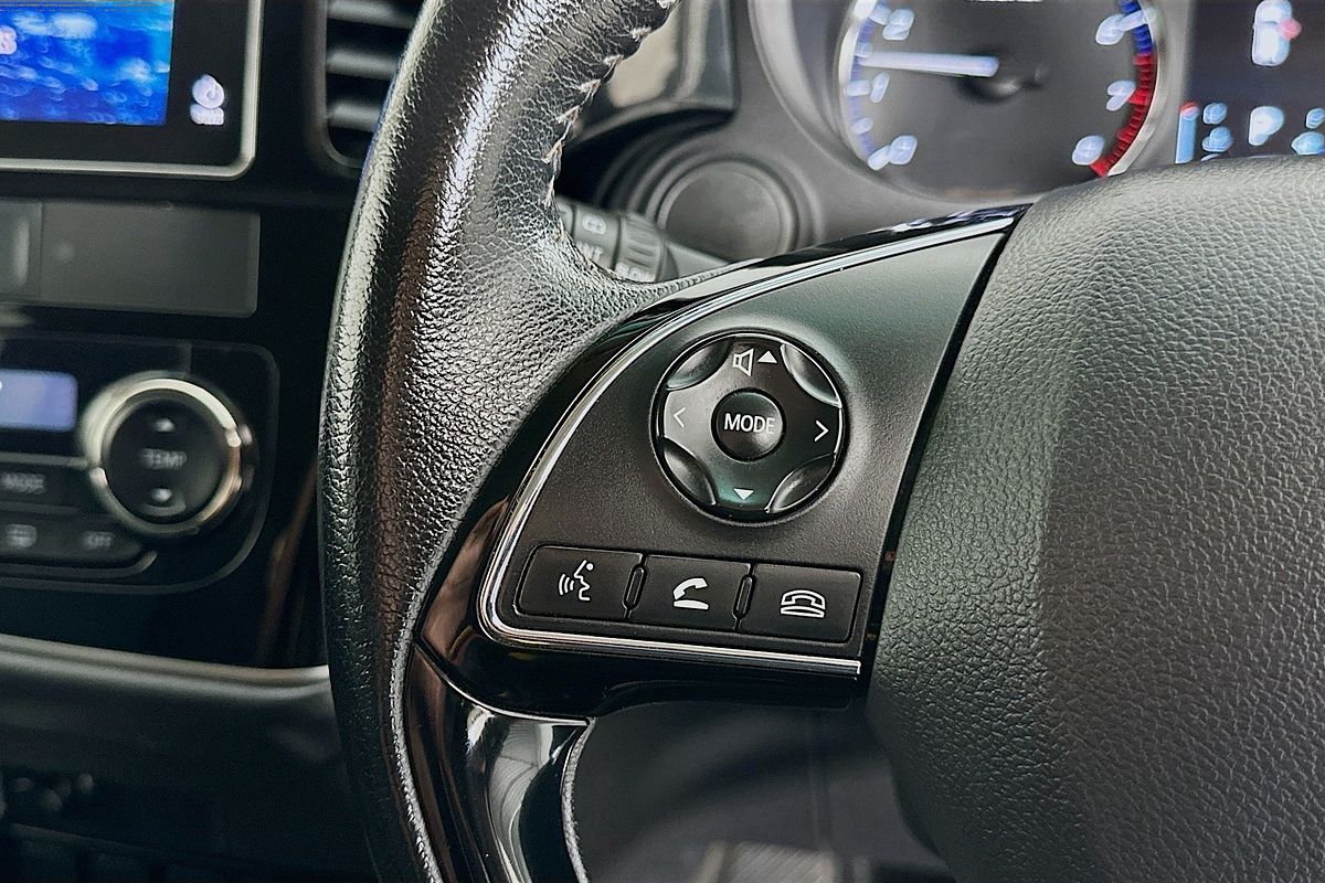 2017 Mitsubishi OUTLANDER LS SAFETY PACK (4x4) 7 SEATS ZK MY17