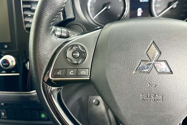 2021 Mitsubishi OUTLANDER ES 7 SEAT (2WD) ZL MY21