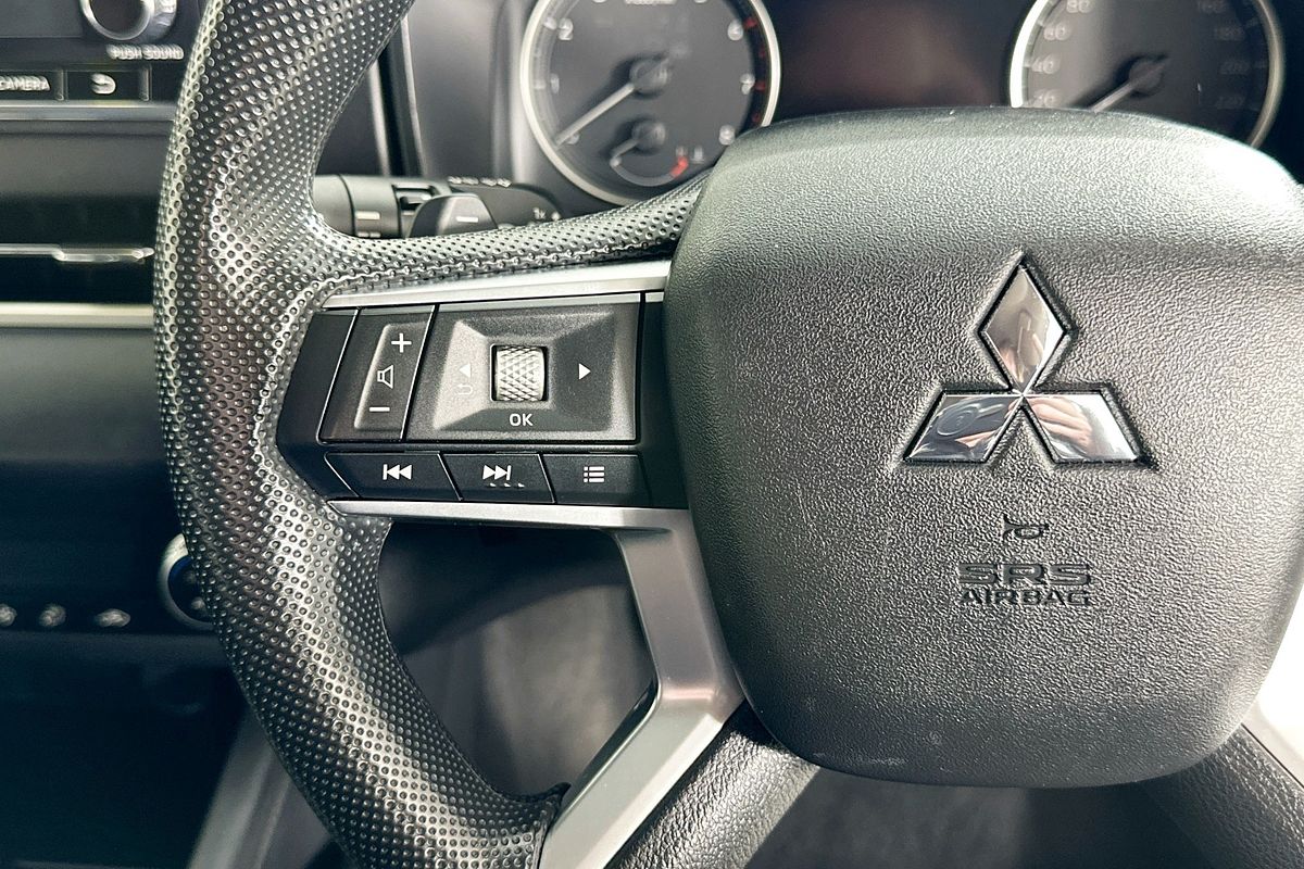 2023 Mitsubishi OUTLANDER ES 7 SEAT (2WD) ZM MY23
