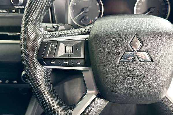 2023 Mitsubishi OUTLANDER ES 7 SEAT (2WD) ZM MY23