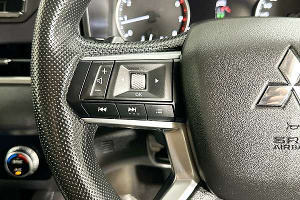 2023 Mitsubishi OUTLANDER ES 7 SEAT (2WD) ZM MY23