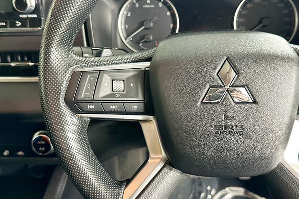 2024 Mitsubishi OUTLANDER ES 7 SEAT (2WD) ZM MY24