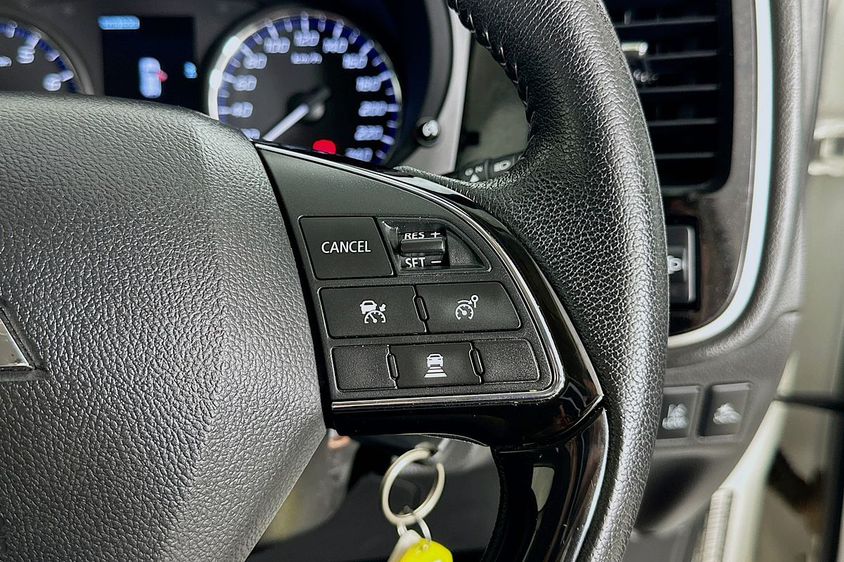 2021 Mitsubishi OUTLANDER ES ZL