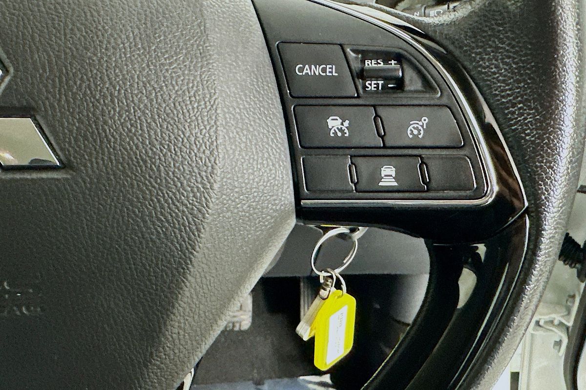 2021 Mitsubishi OUTLANDER ES ZL