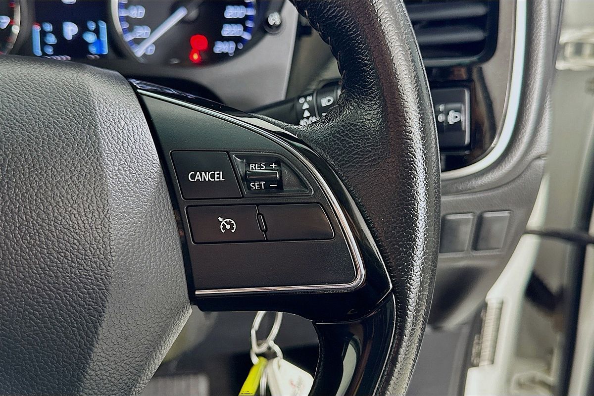 2017 Mitsubishi OUTLANDER LS SAFETY PACK (4x4) 7 SEATS ZK MY17